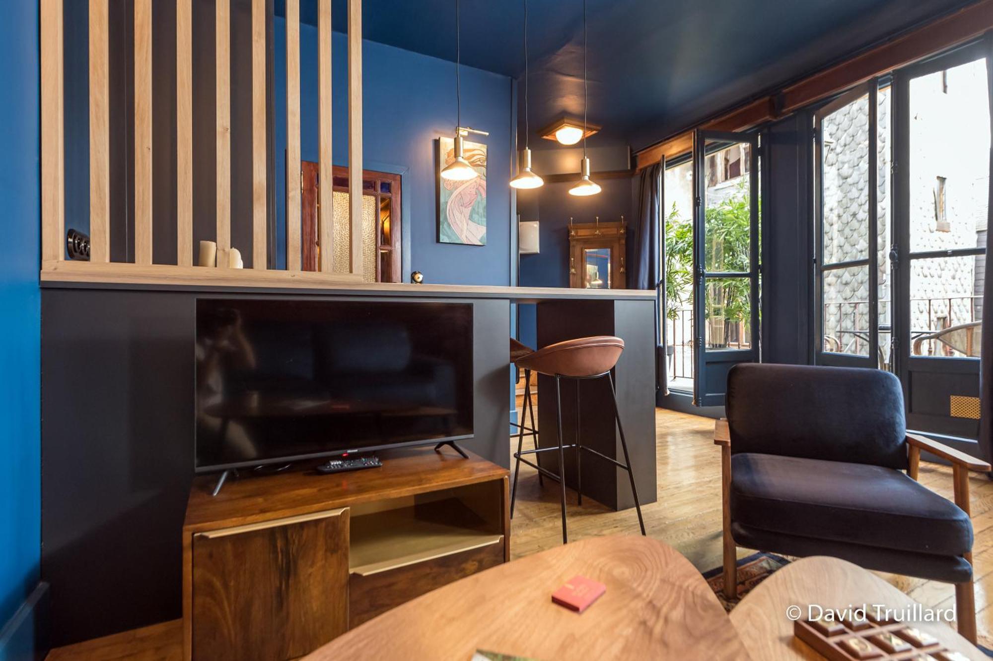 Suites Mana- Studio Art Ducal Avec Terrasse Sur L'Arriere De La Place Ducale Parking Inclus Charleville-Mezieres Exterior photo